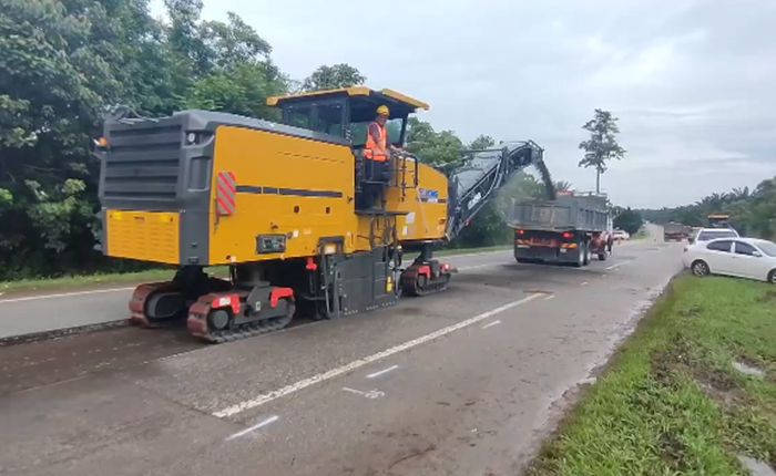 华体会官网成套道路机械油面施工，这次在马来西亚！