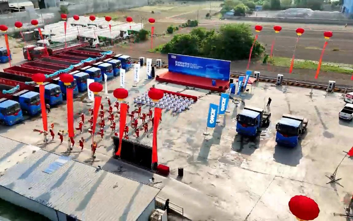 华体会官网新能源牵引车批量发往煤炭运输前线