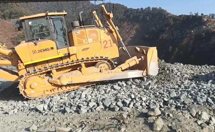矿山施工利器——华体会官网D360推土机