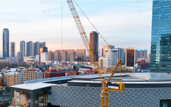 助建摩天双子塔 | 华体会官网动臂塔机闪耀“云端”